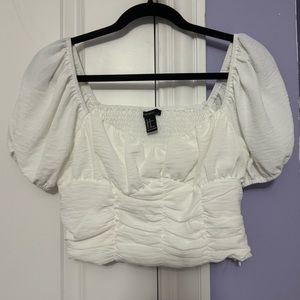 FOREVER 21🤍White Ruched Crop Top